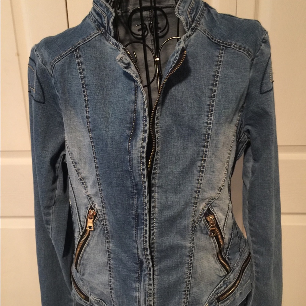 Jean Jacket - Picture 3 of 7